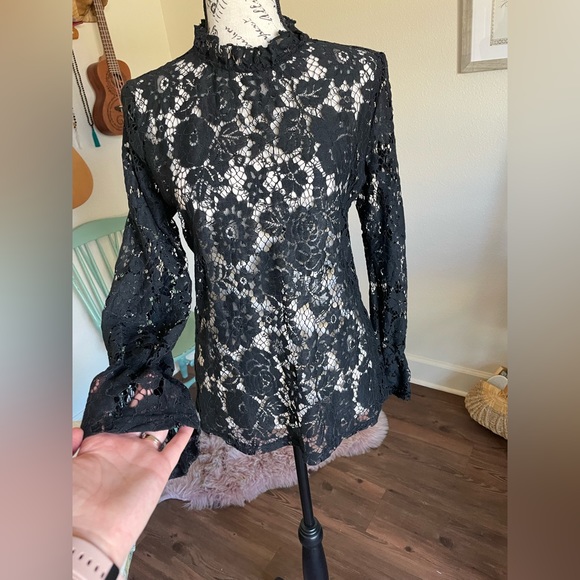 Black Lace Floral Pattern Shop - Picture 2 of 9